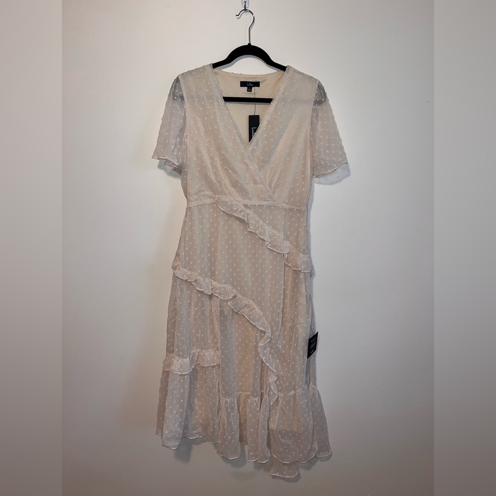 NWT Lulu’s Cream Swiss Dot Ruffled Midi Dress